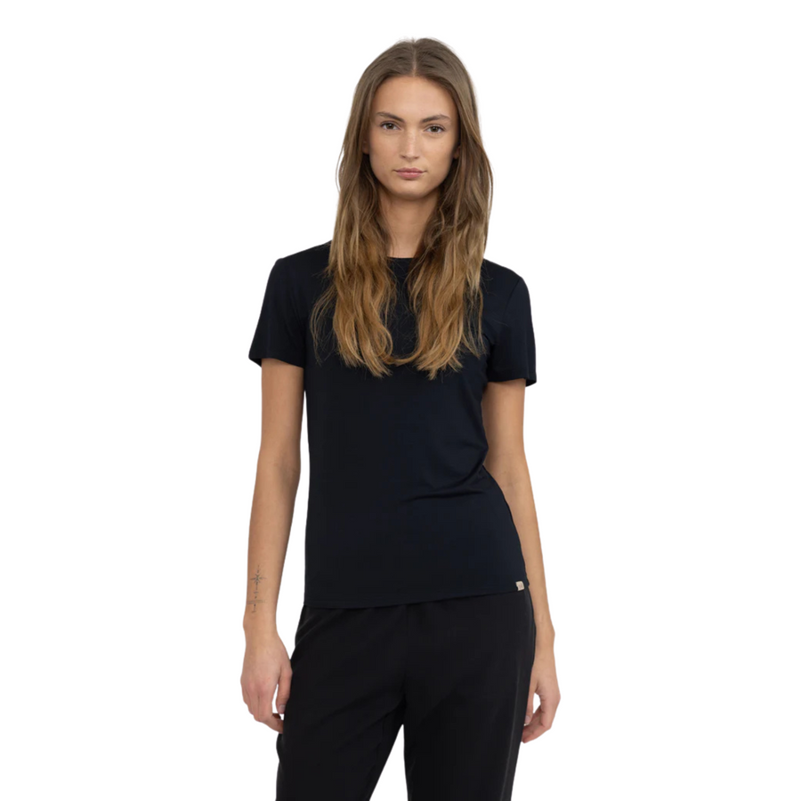 Esmé Studios • Penelope Slim Fit T-Shirt  • Black