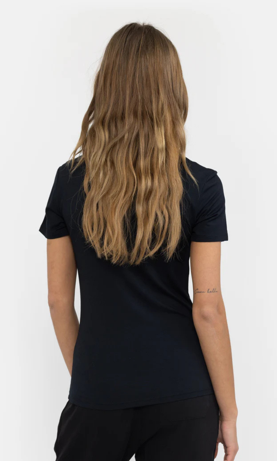 Esmé Studios • Penelope T-Shirt • Black
