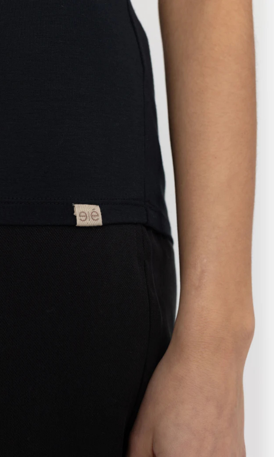 Esmé Studios • Penelope T-Shirt • Black