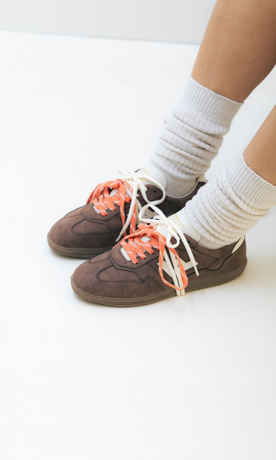 Flamingos Life • Burela Slim Sneakers • Nobuck Cacao