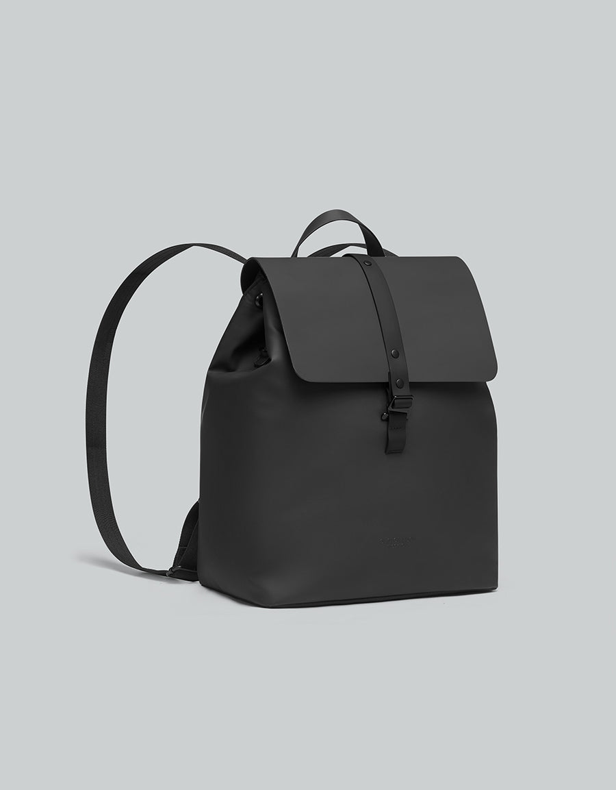 Gaston Luga • Dash Bucket Bag • Black