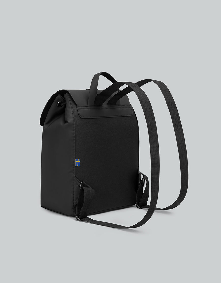 Gaston Luga • Dash Bucket Bag • Black