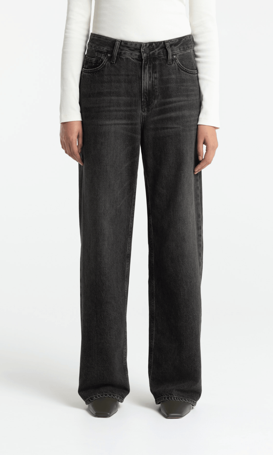 Kings Of Indigo • Joan Jeans • Vilma Brown Black Worn