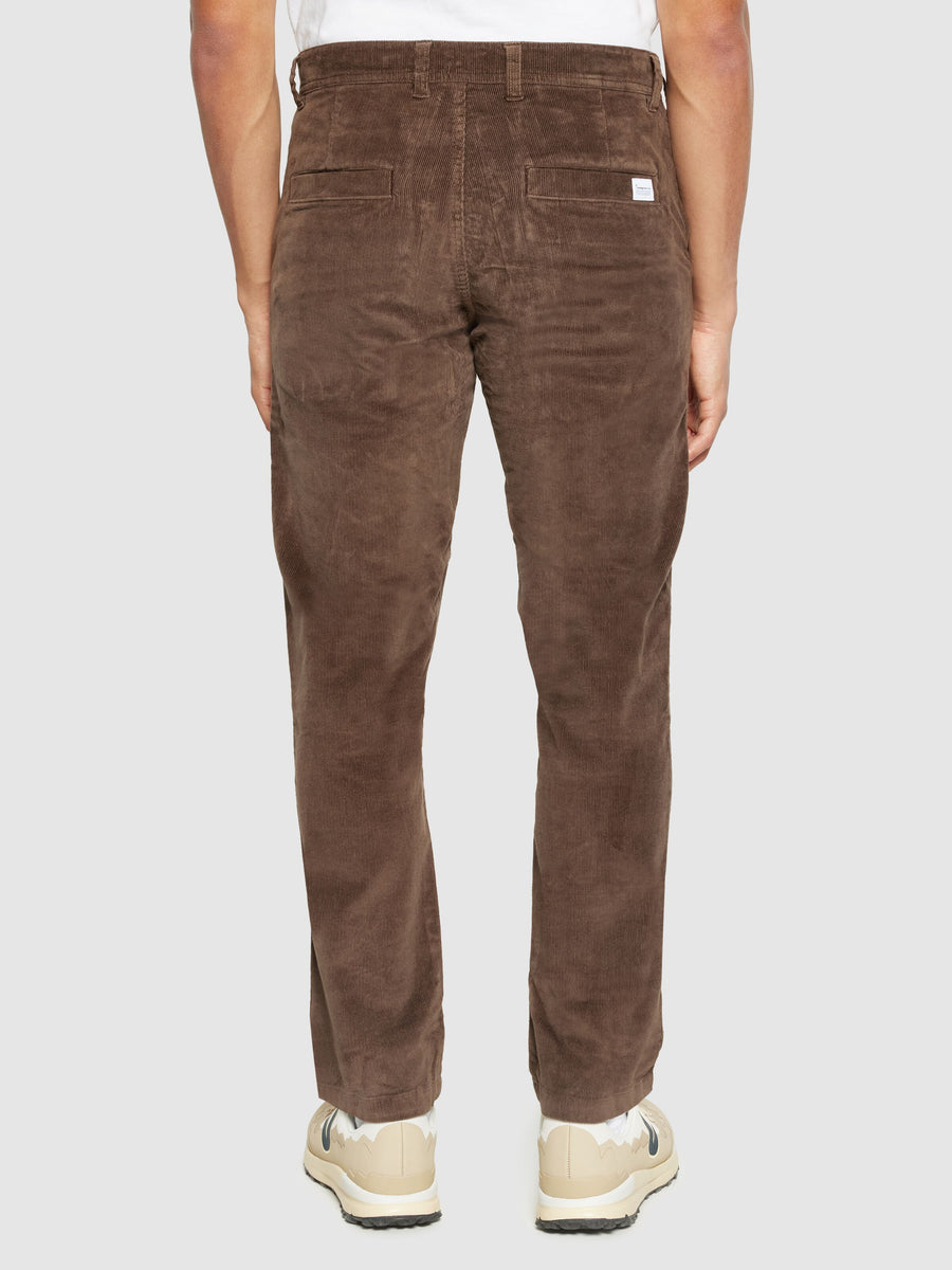 Knowledge Cotton • Chuck Chino Pants • Brown Corduroy