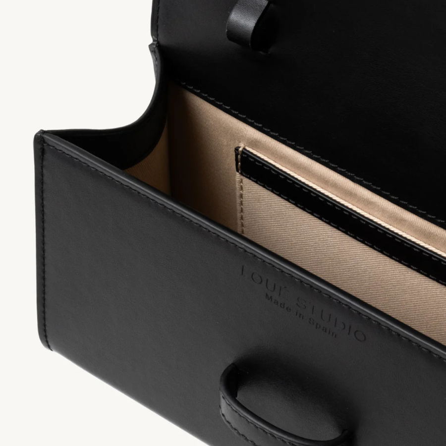 Loué Studio • Mano Pochette Bag • Black