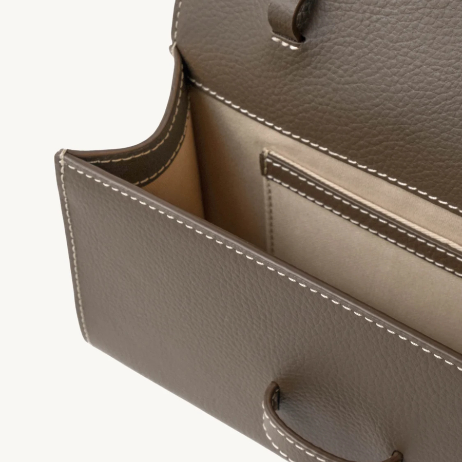 Loué Studio • Mano Pochette Bag • Taupe