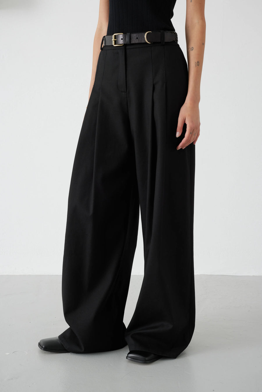 Mother of Pearl • Ariadne Pleated Trousers • Black