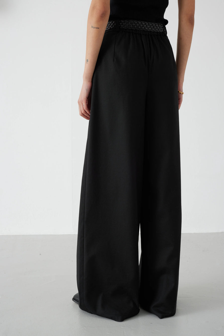 Mother of Pearl • Ariadne Pleated Trousers • Black