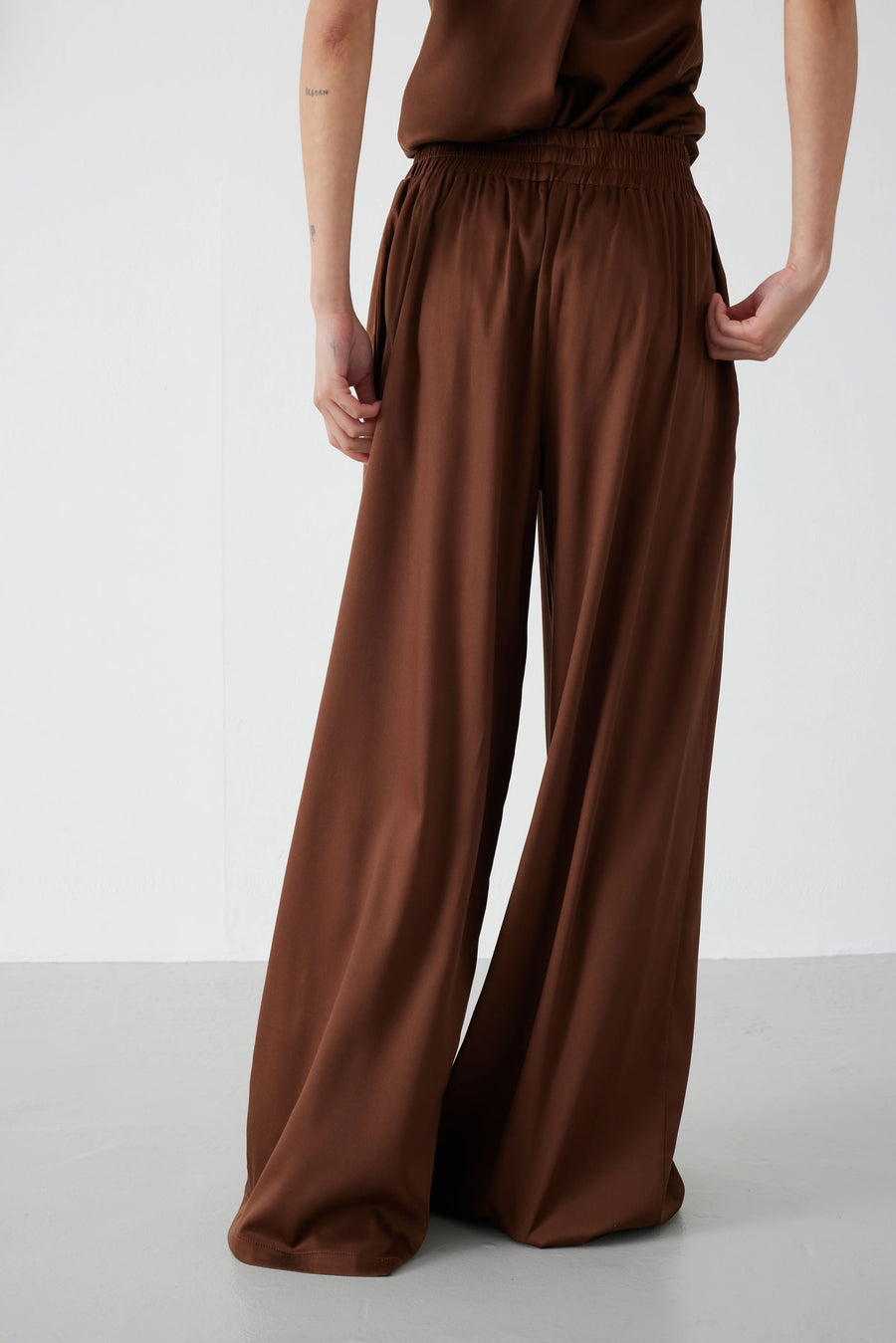 Mother of Pearl • Fearne Trousers • Chocolate