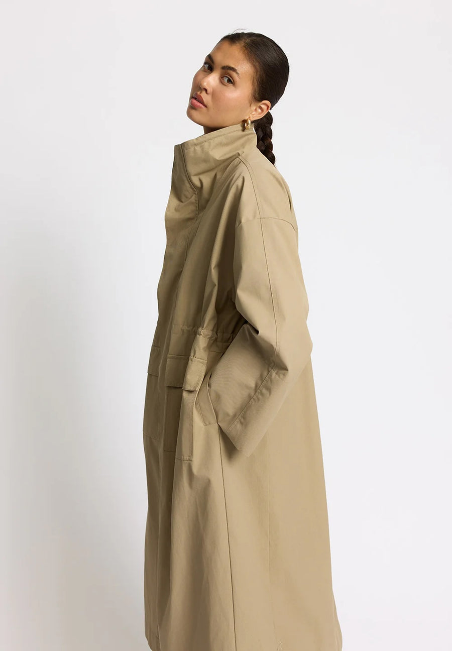 Rethinkit • Tech Cloud Coat • Beige Taupe