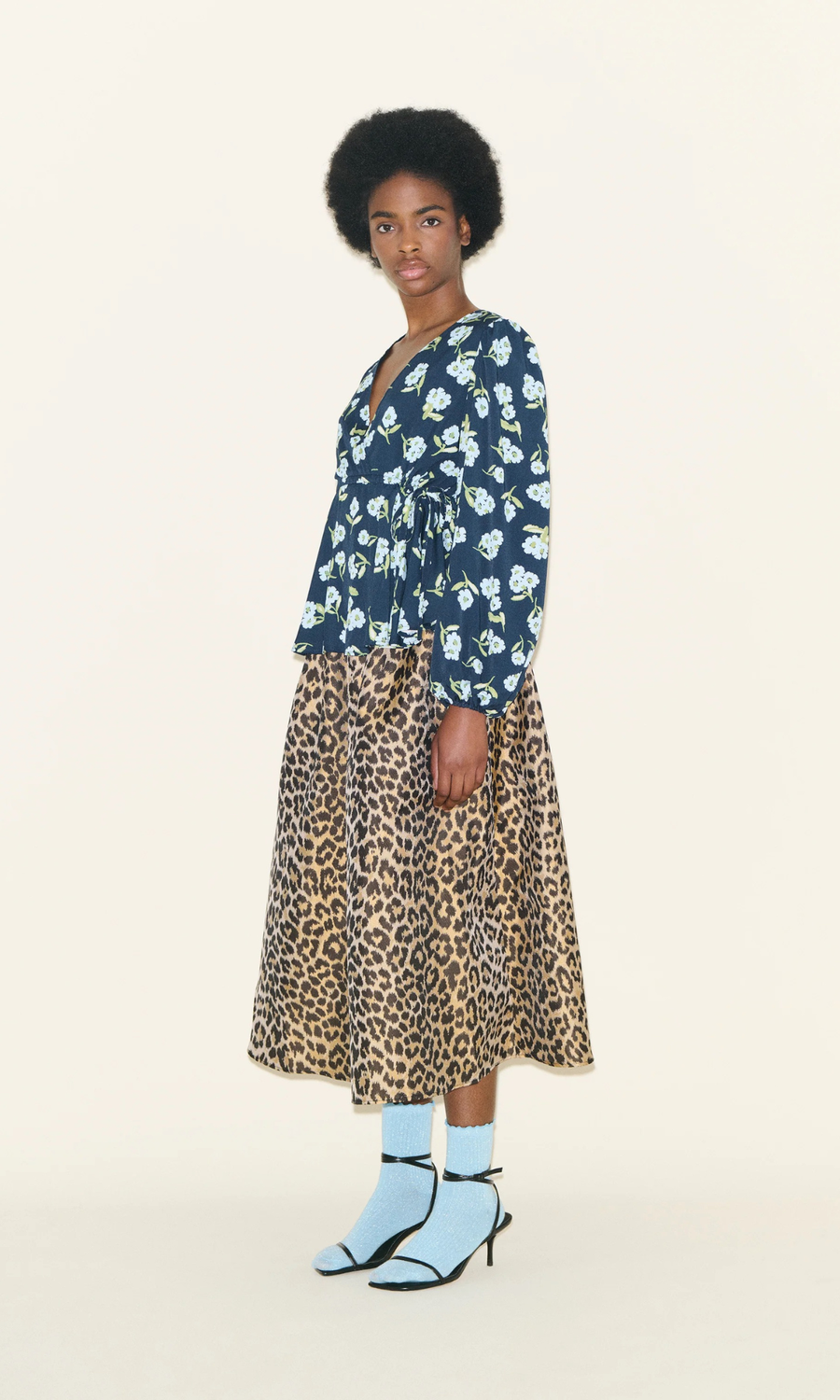 Samdi • Bella Shirt • Powder Flowers