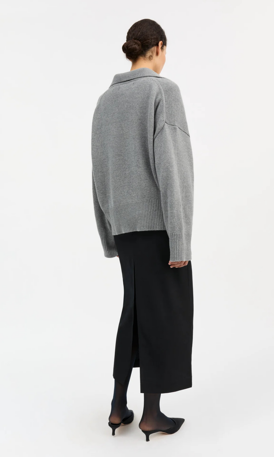Skall Studio • Dean V-Neck Jumper • Grey Melange