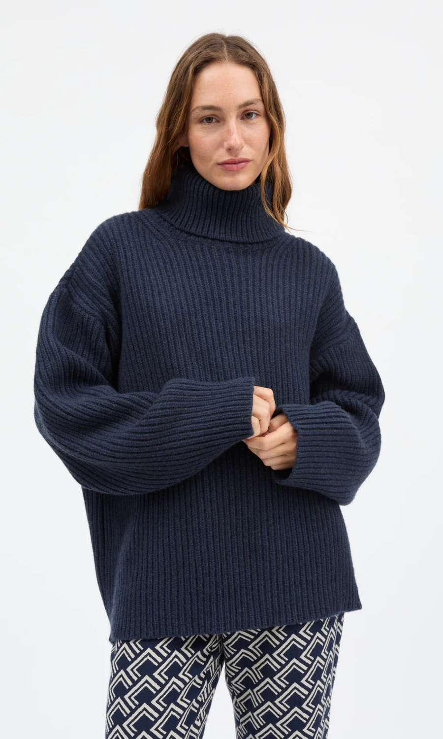 Skall Studio • Diana T-Neck Jumper • Navy