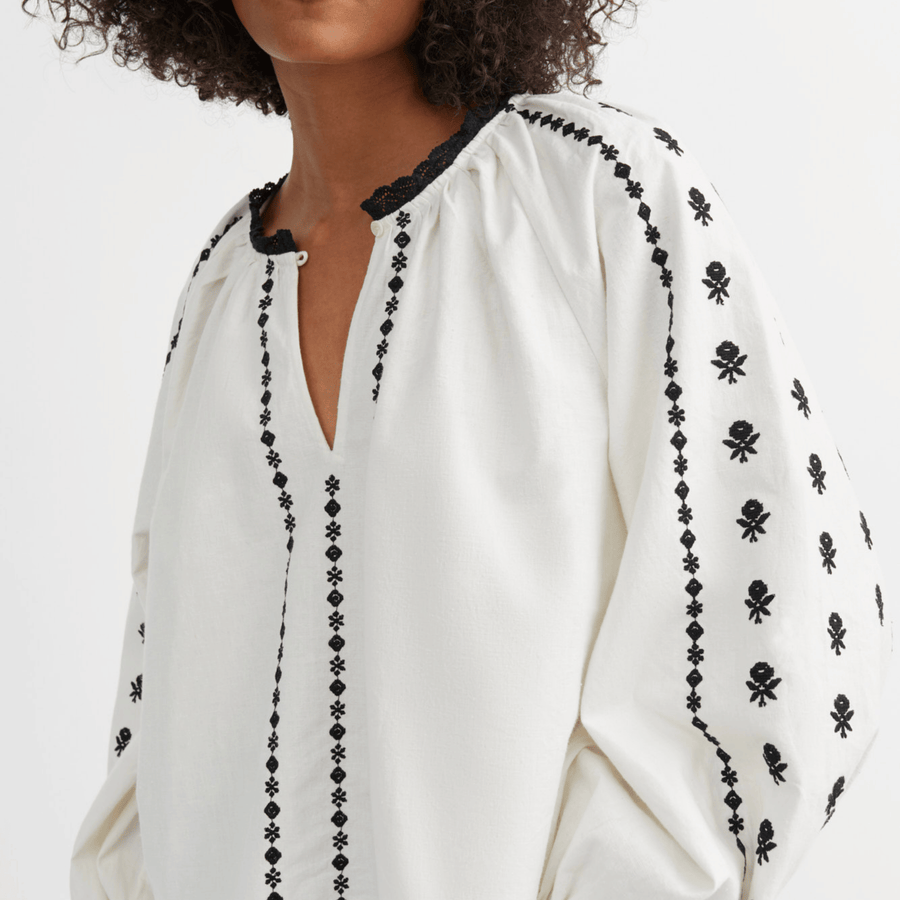 Skall Studio • Ella Blouse • Silenced White/Black