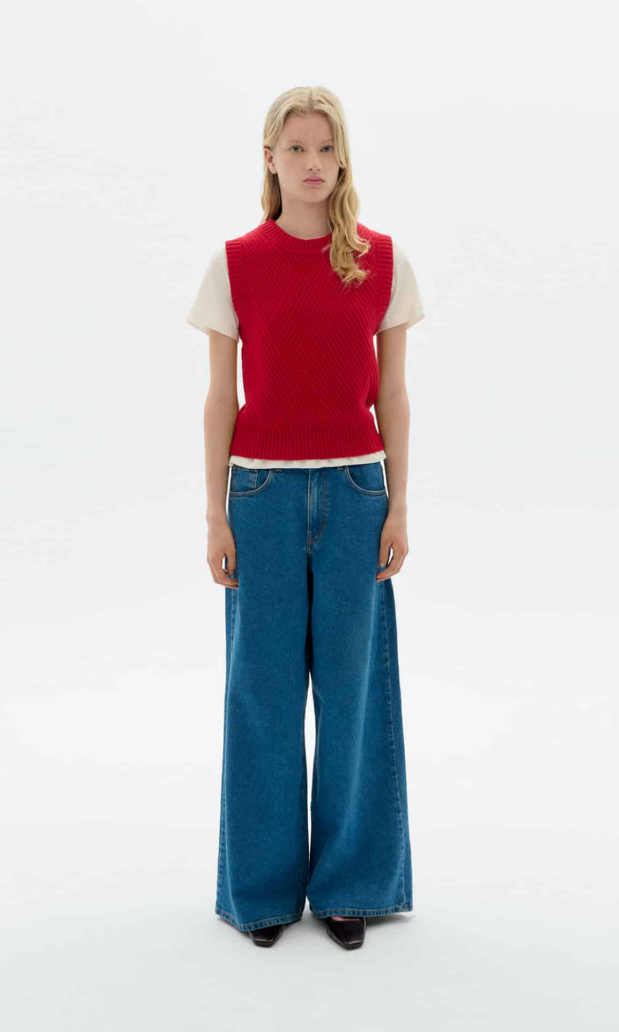 Thinking Mu • Kaia Knitted Vest • Red